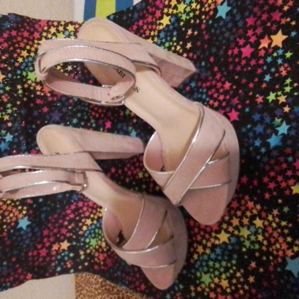 Shoes - Picture 5 of 5